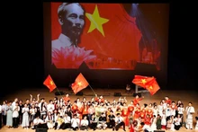 The special art programme “Pride of a Stretch of Homeland” was held in Higashi Osaka City (Japan). (Photo: nhandan.vn)