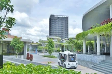 An autonomous vehicle produced by Phenikaa-X Company during a trial run at Hikari Commercial Centre, Binh Duong Ward, Ho Chi Minh City. (Photo: ANH DUONG)