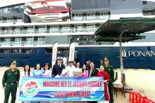 Cruise passengers land at Quy Nhon Port (Photo: VNA)