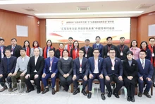 Delegates pose for a group photo at the Viet Nam-China youth dialogue forum held on February 9 in Guilin city, China’s Guangxi Zhuang Autonomous Region. (Photo: VNA)
