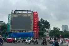 Ha Noi will use 285 LED screens to enable citizens to conveniently follow the celebration, parade and march. (Photo: LE DUC)