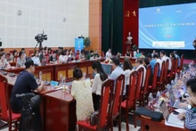 The seminar was attended by numerous experts in human resources, digital transformation, and green growth.
