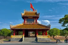 This route was selected not only for its convenience but also because it takes participants through streets steeped in the memories and character of the northern bank of the Perfume River – once the heart of the imperial capital.