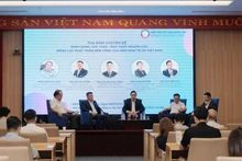 Experts at the thematic seminar “Identification, Authentication, Traceability – Driving Sustainable Development of Viet Nam’s Digital Economy”.
