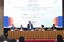 Delegates at the press briefing.