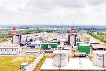Dung Quat Oil Refinery consistently operates at high capacity to ensure the production and supply of petroleum products to the market.