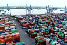 The customs sector is handling procedures flexibly to support businesses amid transportation disruptions in the Middle East.