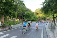 Residents in Ha Noi cycle to support the 7th edition of the "We Cycle" week.