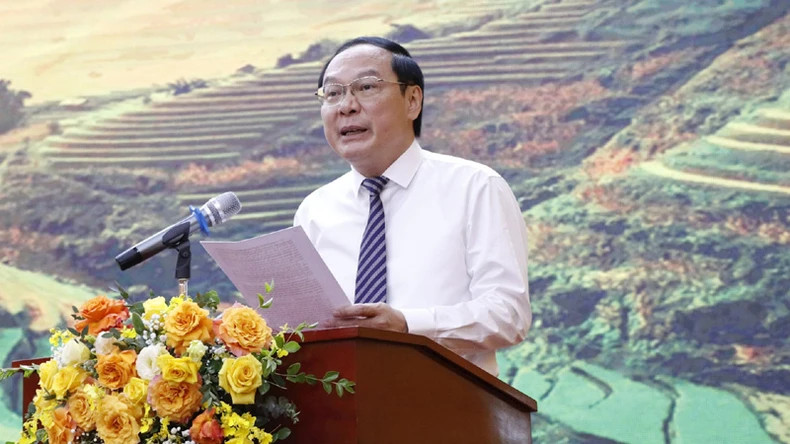 Deputy Minister of Natural Resources and Environment Le Cong Thanh speaks at the conference.