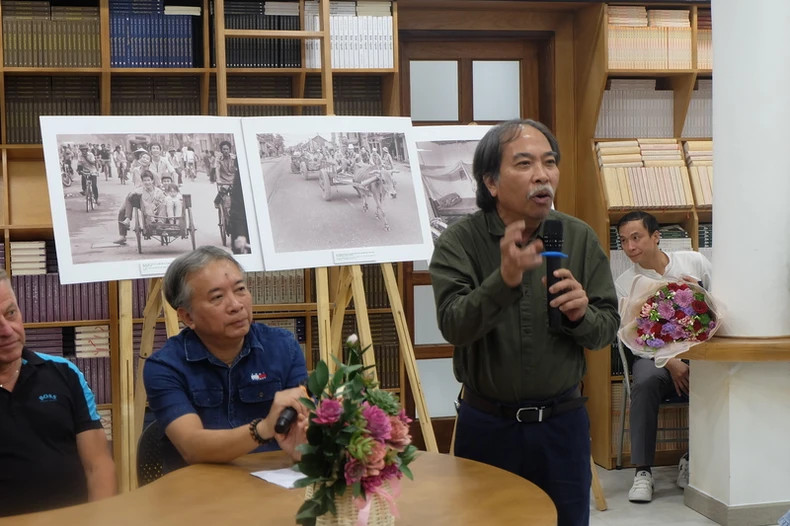 Poet Nguyen Quang Thieu speaks at the ceremony. Poet Nguyen Quang Thieu speaks at the ceremony.