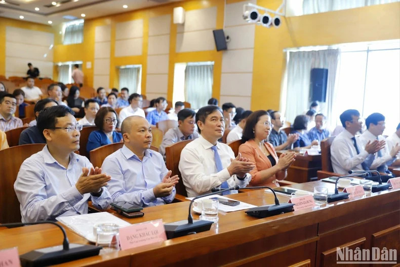 Delegates participating in the launching ceremony of the National Press Awards on Agriculture, Farmers, and Rural Areas. Delegates participating in the launching ceremony of the National Press Awards on Agriculture, Farmers, and Rural Areas.