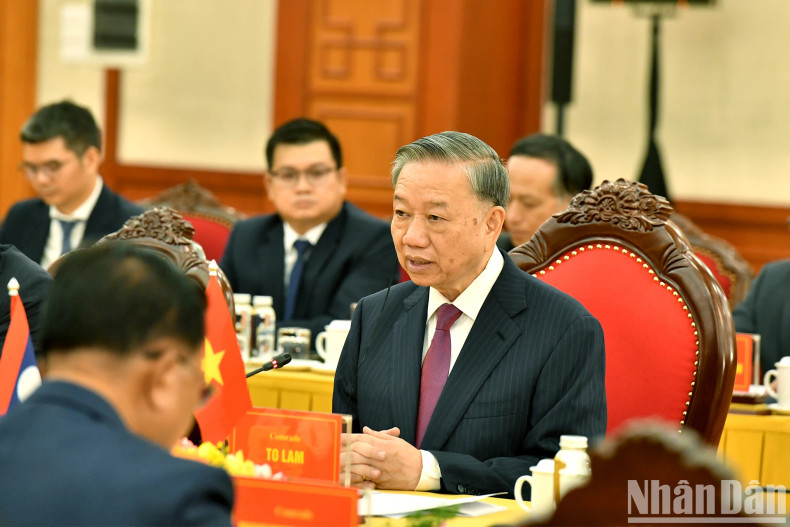 Party General Secretary and State President To Lam delivers remarks at the talks with his Lao counterpart Thongloun Sisoulith. Party General Secretary and State President To Lam delivers remarks at the talks with his Lao counterpart Thongloun Sisoulith.