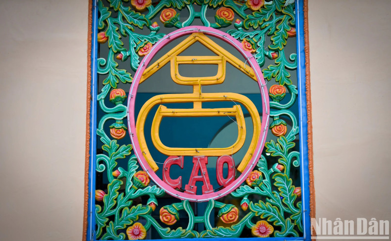 Unique motifs at Tay Ninh Holy See.