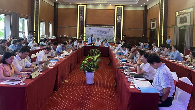 The delegates attend the workshop. The delegates attend the workshop.