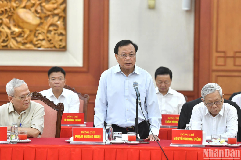 Former Politburo member and Secretary of Hanoi municipal Party Committee Pham Quang Nghi delivers a speech at the event. Former Politburo member and Secretary of Hanoi municipal Party Committee Pham Quang Nghi delivers a speech at the event.
