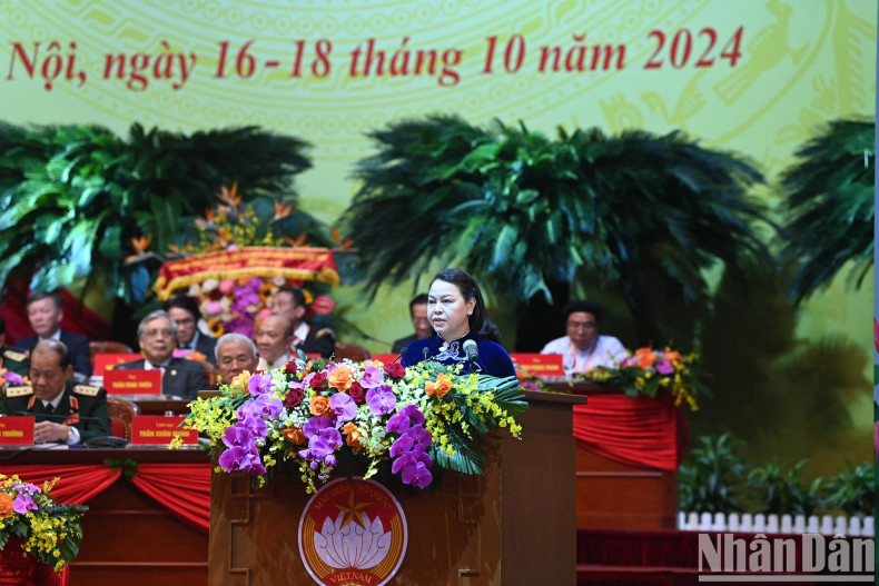 Vice President and General Secretary of the 9th VFF Central Committee Nguyen Thi Thu Ha delivers a report at the opening ceremony. (Photo: NDO) Vice President and General Secretary of the 9th VFF Central Committee Nguyen Thi Thu Ha delivers a report at the opening ceremony. (Photo: NDO)