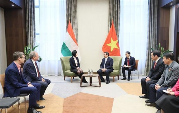 Prime Minister Pham Minh Chinh receives Co-President of the Hungarian Socialist Party (MSZP) Ágnes Kunhalmi (Photo: VNA)