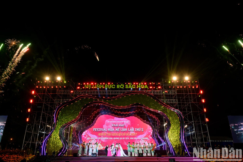 The opening ceremony concluded with a fireworks display lasting approximately 20 minutes. The opening ceremony concluded with a fireworks display lasting approximately 20 minutes.