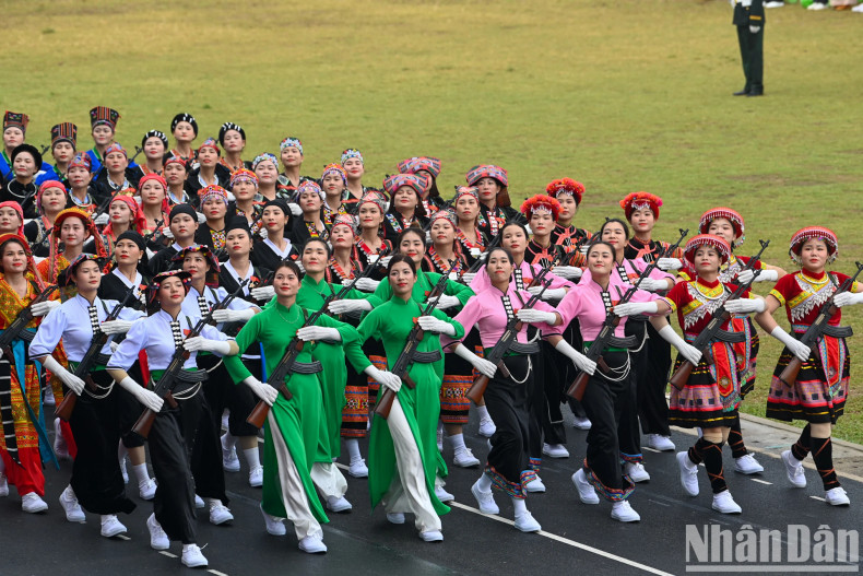The formation of female militia of Northwest ethnic groups.
