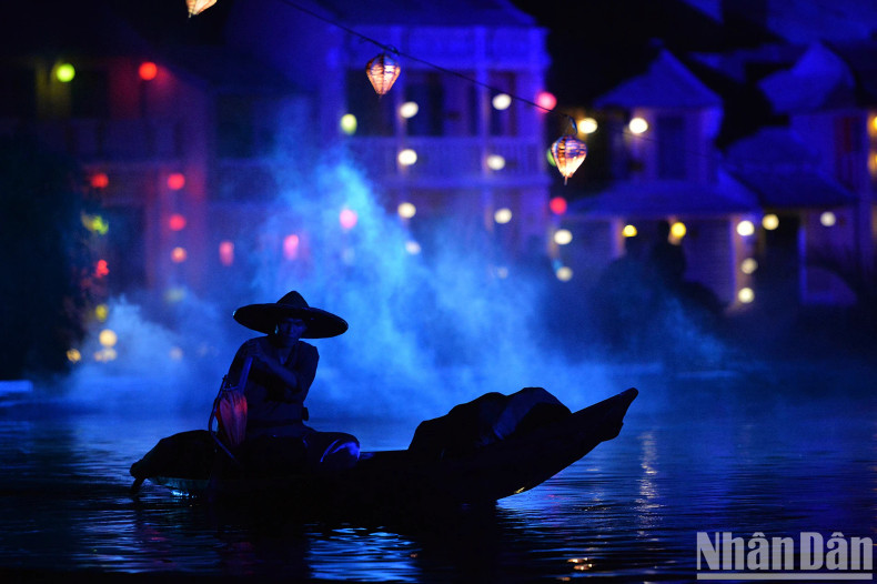 In that context, the people of Hoi An continue to work diligently, preserving a lifestyle closely connected with long-standing cultural traditions.