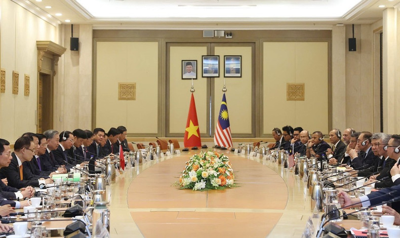 At the talks between General Secretary of the Communist Party of Vietnam (CPV) Central Committee To Lam and Malaysian Prime Minister Anwar Ibrahim. (Photo: VNA)