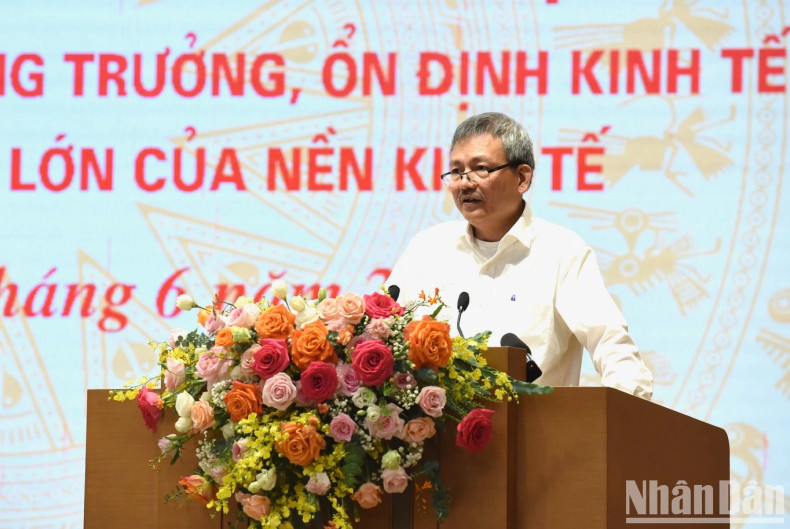 Lai Xuan Thanh, Chairman of the Board of Directors of the Airports Corporation of Vietnam (ACV) delivers a speech at the meeting. Lai Xuan Thanh, Chairman of the Board of Directors of the Airports Corporation of Vietnam (ACV) delivers a speech at the meeting.
