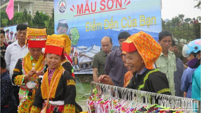 The Dao people in Mau Son participate in spring festivals in the Loc Binh District (Lang Son Province).