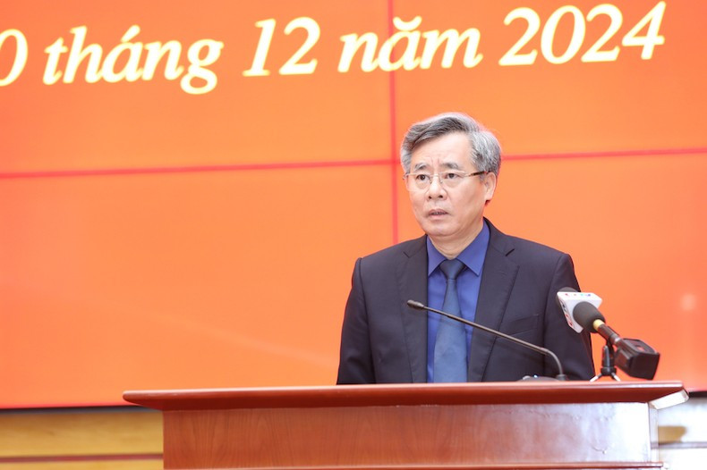 Deputy Head of the PCC’s Organisation Commission Nguyen Quang Duong speaks at the conference.