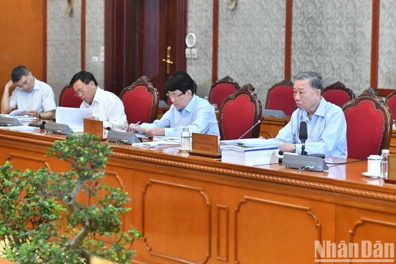Party General Secretary and President To Lam chairs the meeting. Party General Secretary and President To Lam chairs the meeting.