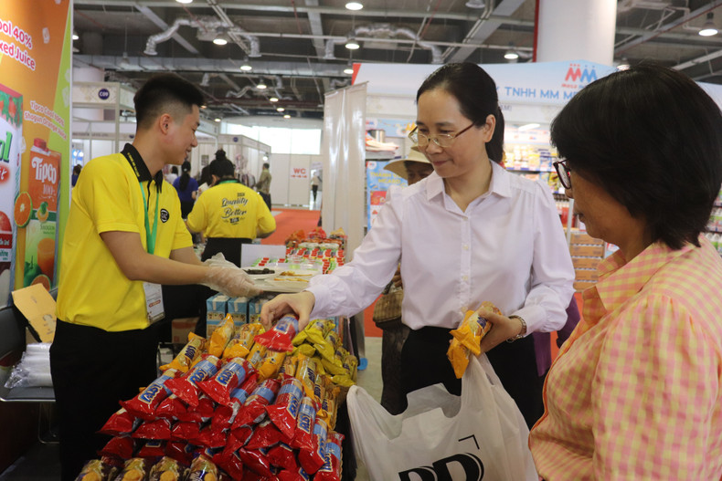 Many people visit the booths during the 2024 Mini Thailand Week. Many people visit the booths during the 2024 Mini Thailand Week.