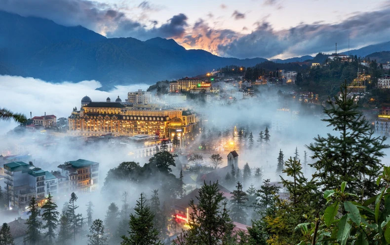 Sa Pa attracts tourists with its magical scenery amid the clouds. (Photo: MH)