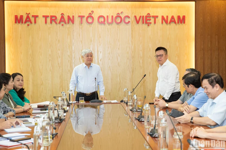 Editor-in-Chief Le Quoc Minh delivers a speech. (Photo: SON TUNG)