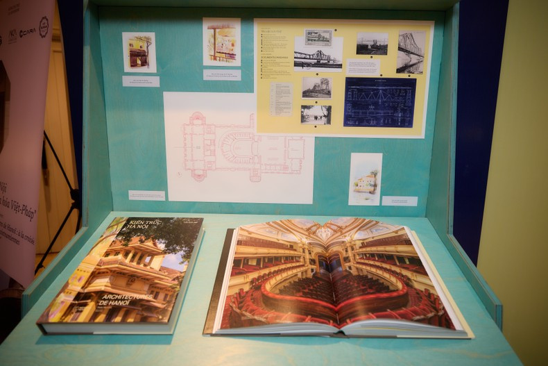 A glimpse of some content and images inside the book.