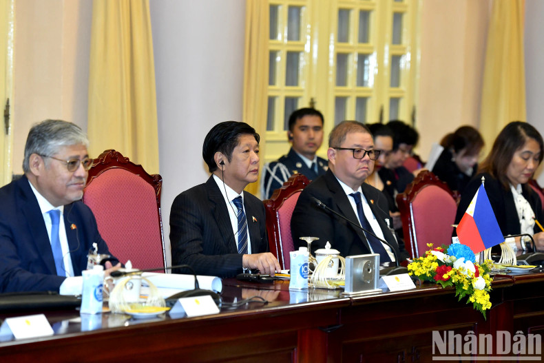 Philippine President Ferdinand Romualdez Marcos Jr. speaks at the talks.