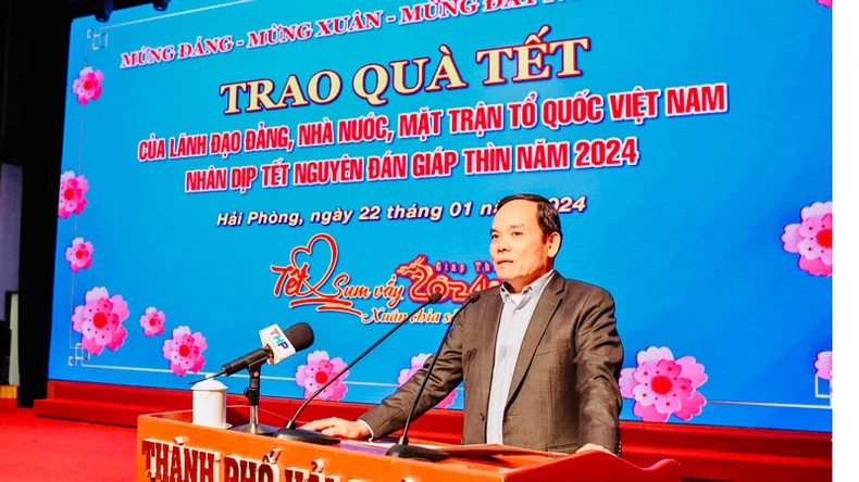 Deputy PM Tran Luu Quang speaks at the programme.