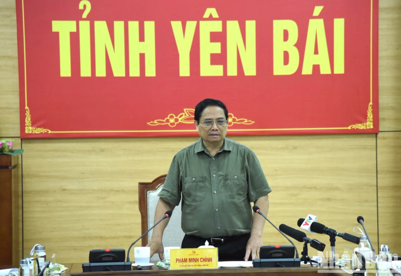 PM Pham Minh Chinh speaks at his working session with Yen Bai Province.