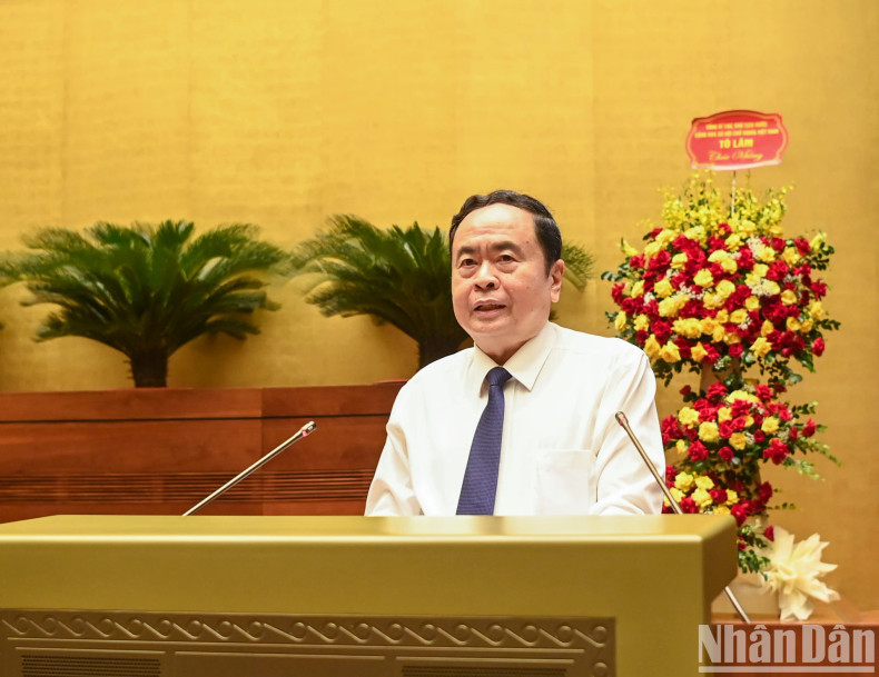 NA Chairman Tran Thanh Man makes remarks at the event.