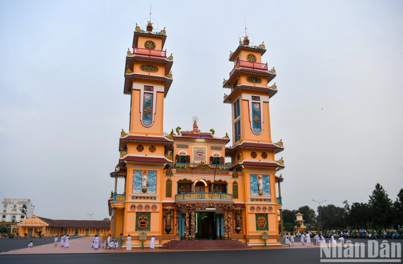 Notably, during the construction, the participants were not allowed to get married so as to maintain "purity" while creating the Holy See, which is considered by Cao Dai followers as the God's will combined with manpower. This is the central place of worship the Cao Dai religion, because Tay Ninh is considered the ancestral land of the religion.