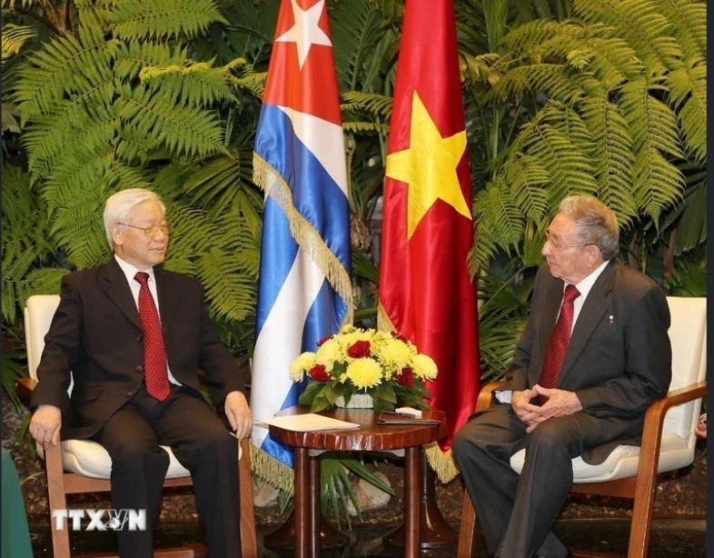 Party General Secretary Nguyen Phu Trong holds talks with the First Secretary of the Communist Party of Cuba (PCC) Central Committee and President of the Councils of State and Ministers of Cuba General Raul Castro Ruz at the Palace of the Revolution in Havana on March 29, 2018.