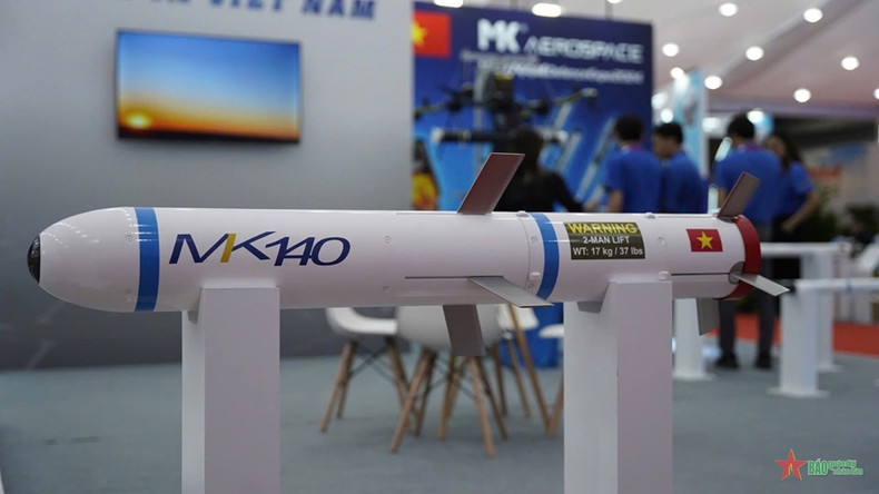 The MK Magic Arrow missile system is a multifunctional missile that provides flexible solutions for various tactical situations, including mobile, airborne, and vehicle-mounted operations.