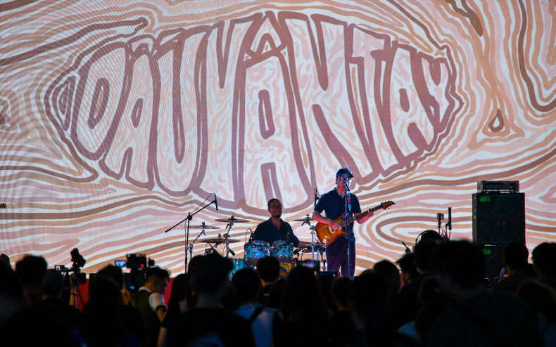 ‘Dau van tay’ (Fingerprints), an indie band in Ho Chi Minh City continues to bring "fire" to the Le Loi stage.