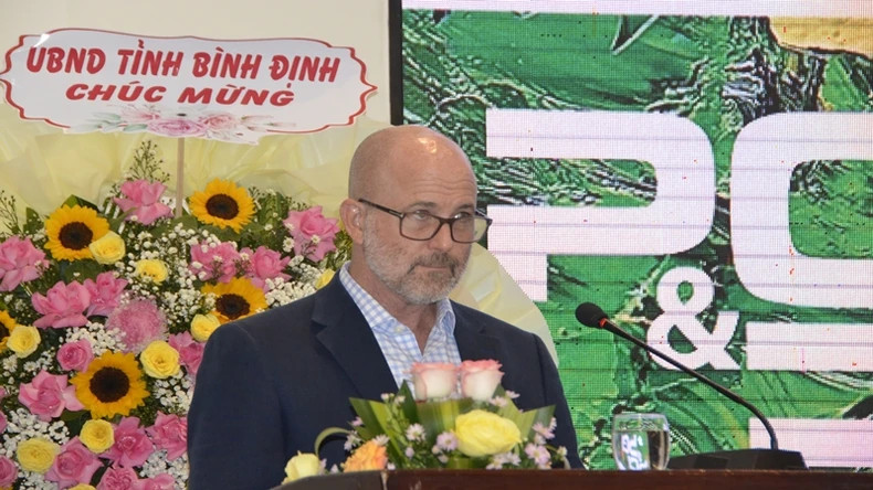 Douglas Balko, Director of Education, Economic Development, and Governance Office at USAID Vietnam gives remarks at the seminar. Douglas Balko, Director of Education, Economic Development, and Governance Office at USAID Vietnam gives remarks at the seminar.