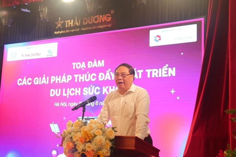 Assoc. Prof. Dr Dau Xuan Canh, Chairman of the Vietnam Oriental Traditional Medicine Association speaks at the event. Assoc. Prof. Dr Dau Xuan Canh, Chairman of the Vietnam Oriental Traditional Medicine Association speaks at the event.