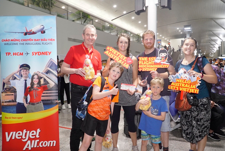 With Vietjet's 168 domestic and international routes, passengers can freely fly to "A whole new world, A whole new them" with their family, relatives and friends.