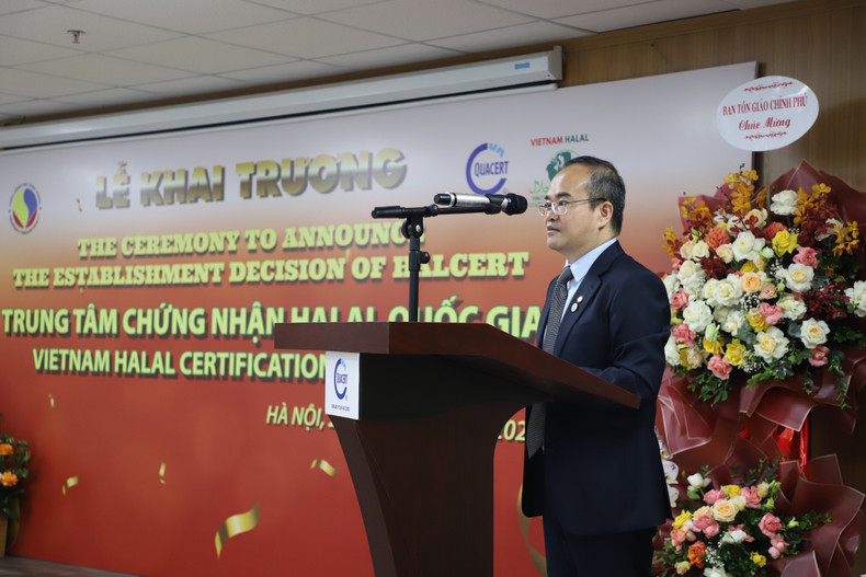 QUACERT'S Director Tran Quoc Dung speaks at the ceremony. QUACERT'S Director Tran Quoc Dung speaks at the ceremony.
