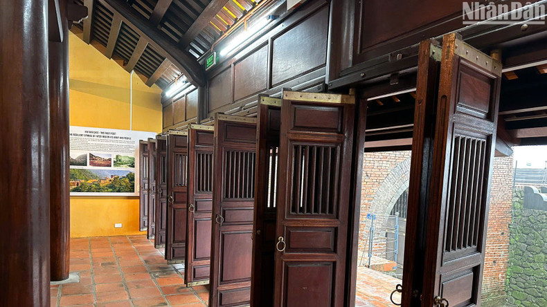 The photo and document display room has been completely renovated, located in the core of the Hai Van Gate. (Photo: ANH DAO)
