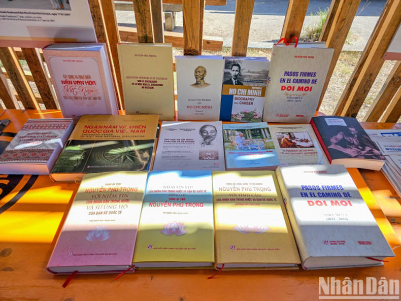 Notably, the publication “Some theoretical and practical issues on socialism and the path to socialism in Vietnam” by late Party General Secretary Nguyen Phu Trong, published by the ‘Su that’ (Truth) National Political Publishing House, with its significant theoretical and practical values and translated into several foreign languages, helps international readers better understand Vietnam's path to socialism.