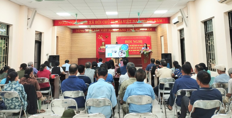 Ha Khanh Ward has been organising training sessions to guide residents in conducting administrative procedures through the National Public Service Portal. Ha Khanh Ward has been organising training sessions to guide residents in conducting administrative procedures through the National Public Service Portal.