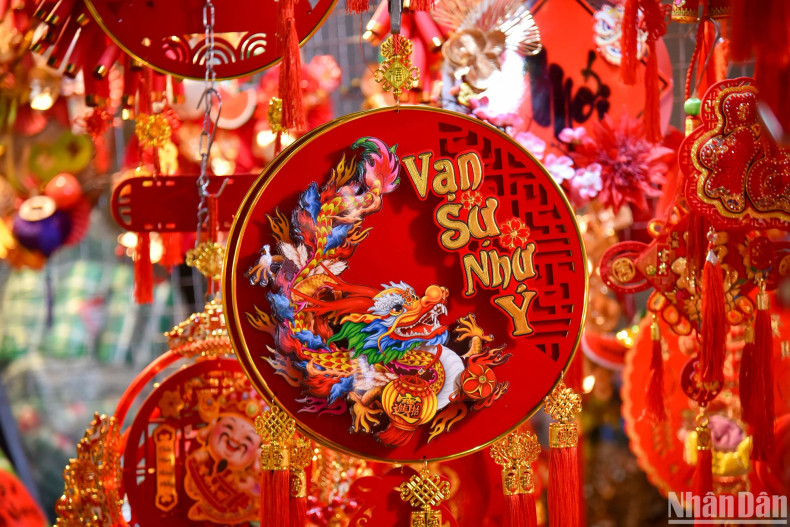The items are diverse in form and colour and imbued with the traditional cultural identity of Vietnam. The items are diverse in form and colour and imbued with the traditional cultural identity of Vietnam.