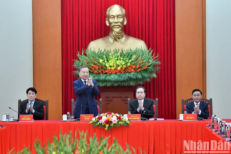 Party General Secretary To Lam and other Party and State leaders chair the conference.